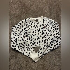 Spotted cropped champion sweatshirt.